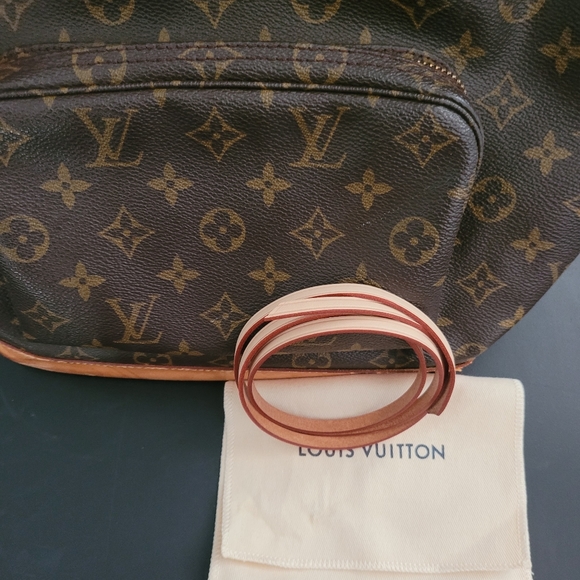 Montsouris Lv Authentic ❣️ - Picture 11 of 12